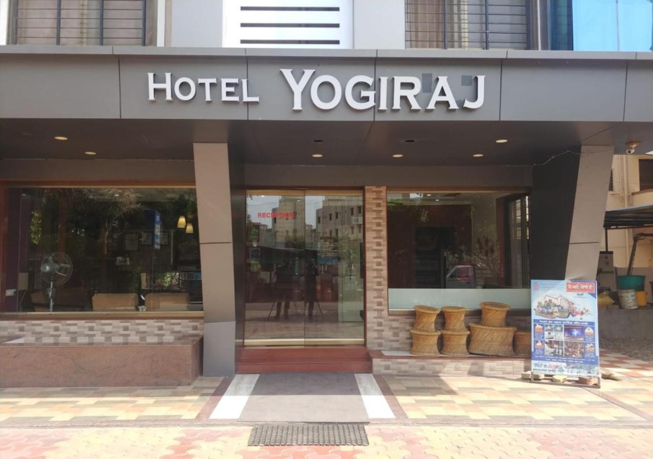 Hotel Yogiraj 舍地 外观 照片
