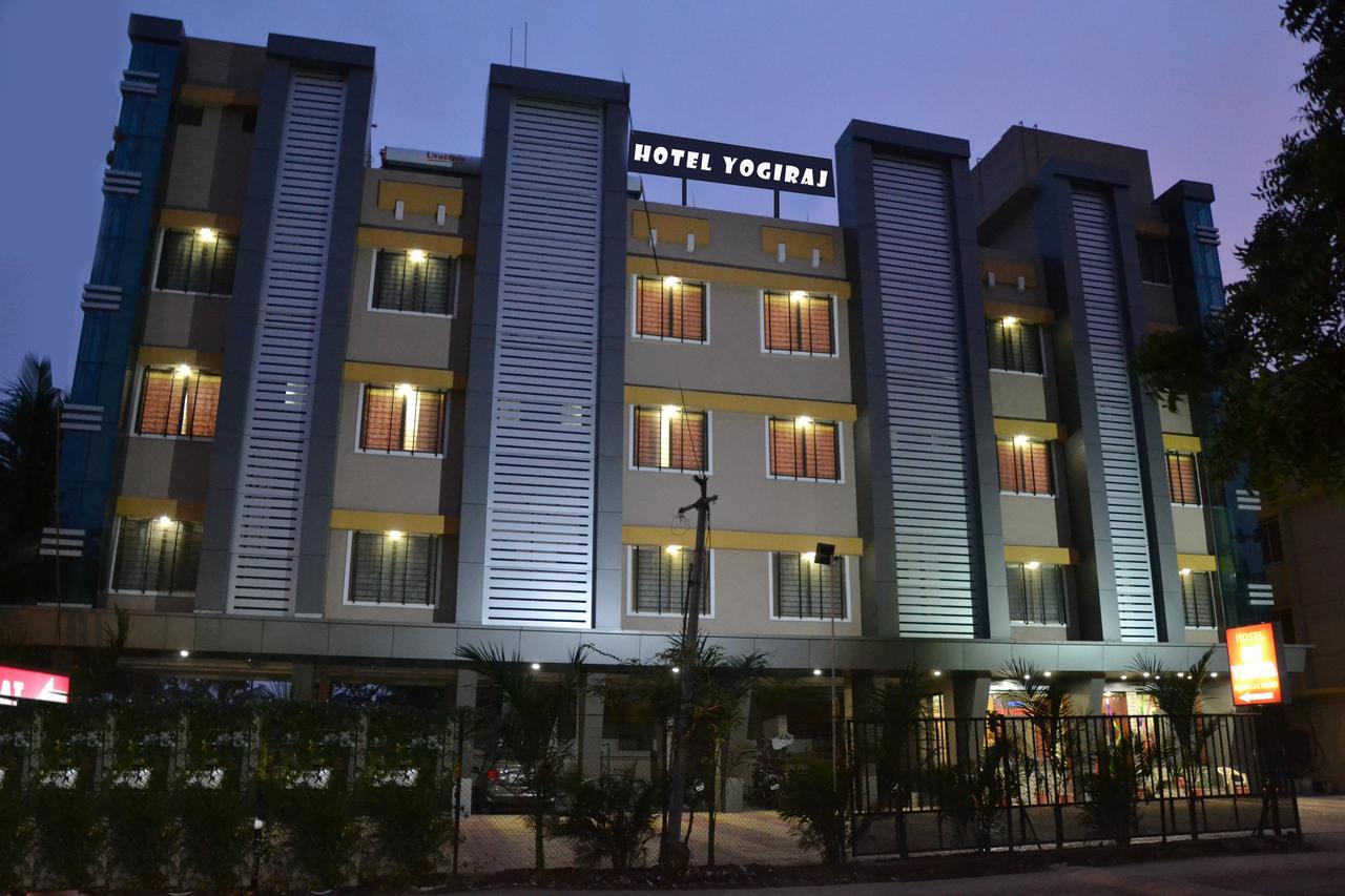 Hotel Yogiraj 舍地 外观 照片